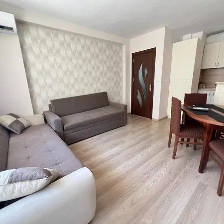 Okolchitsa - Stylish And Cozy Appartement