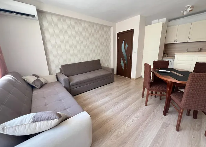 Okolchitsa - Stylish And Cozy Appartement